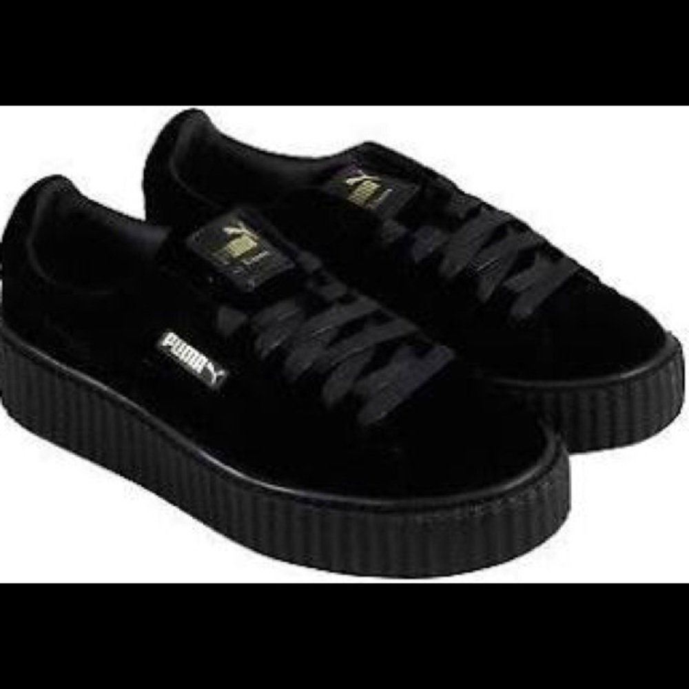 Black Velvet Fenty Puma. Worn once. Basically new